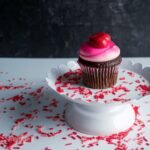 beautiful-cupcake-table-valentines-day_181624-33756